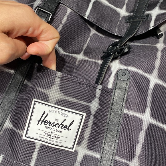 New HERSCHEL SUPPLY CO. Little America Wtags black/white Tie Dye Check ⭐⭐️⭐️⭐️⭐️ - Picture 14 of 17